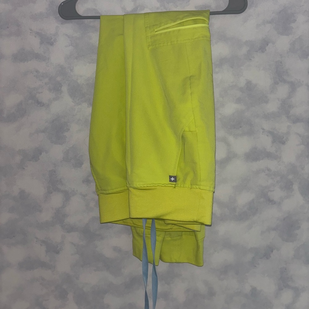 Figs XL Zamora 5 Pocket High Waisted Scrub Joggers in Citrine